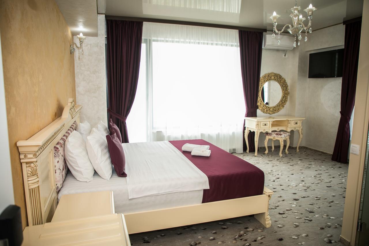 Almar Lake View Boutique H Adults Only Mamaia Exteriör bild