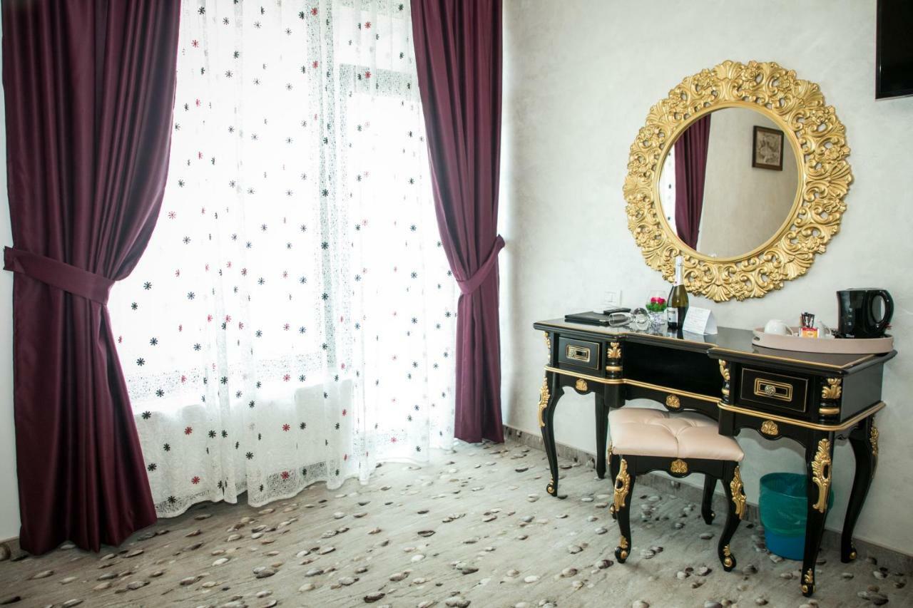 Almar Lake View Boutique H Adults Only Mamaia Exteriör bild